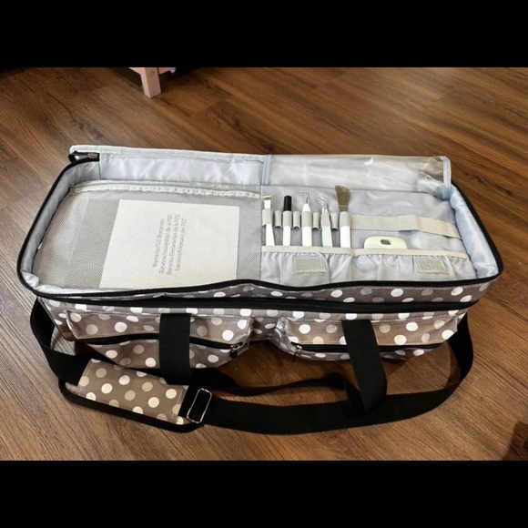 Cricut Machine - Picture 4 of 10